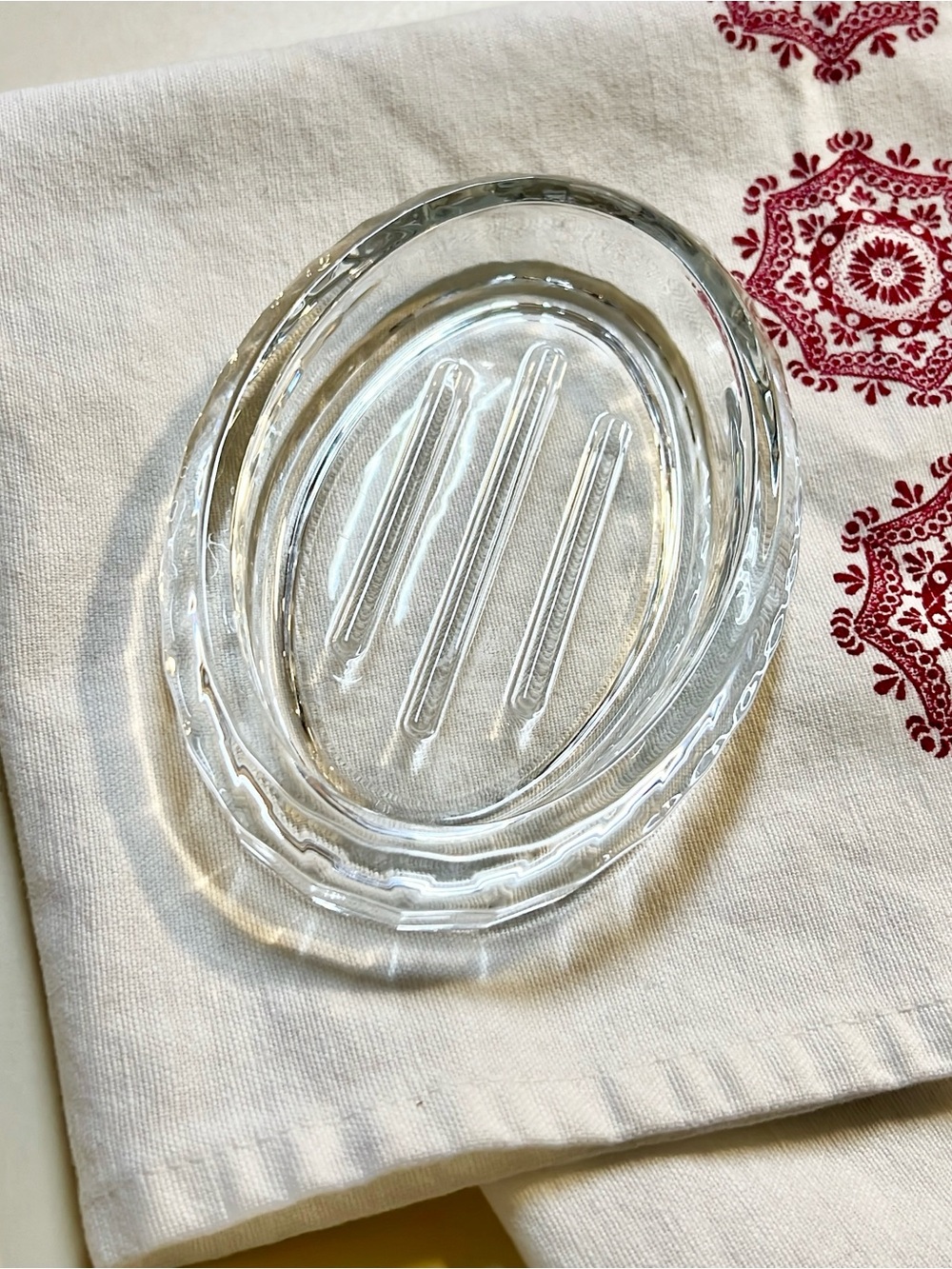 Clear Glass Minimalist Design Oval Soap Dish